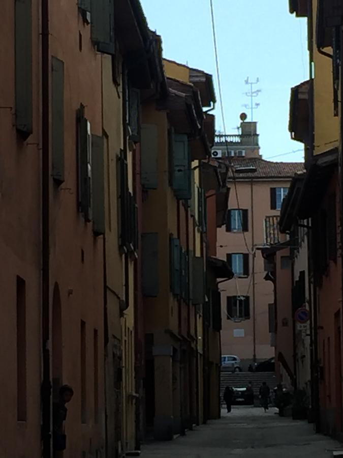 Grande, Moderno Appartamento In Edificio Storico Bologna Exterior foto